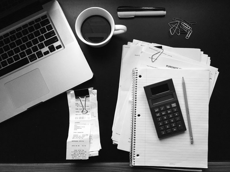 青色申告と白色申告、どっちで確定申告するのが良い？メリットやデメリットについて徹底解説！