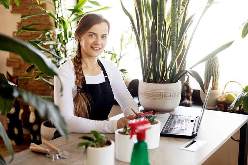 ポストコロナを踏まえた新たな取組を支援 ～小規模事業者持続化補助金～