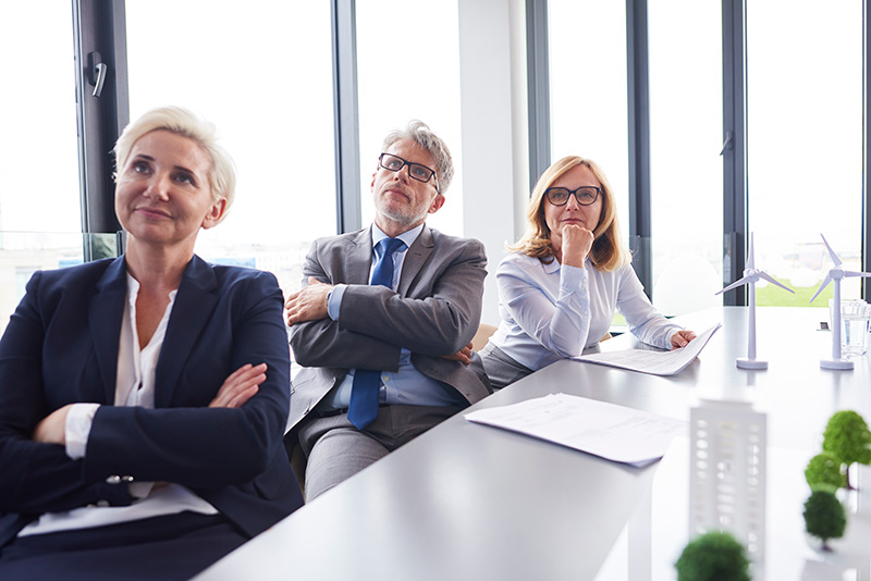 不祥事で役員報酬減額・返上時定期同額給与になるの？