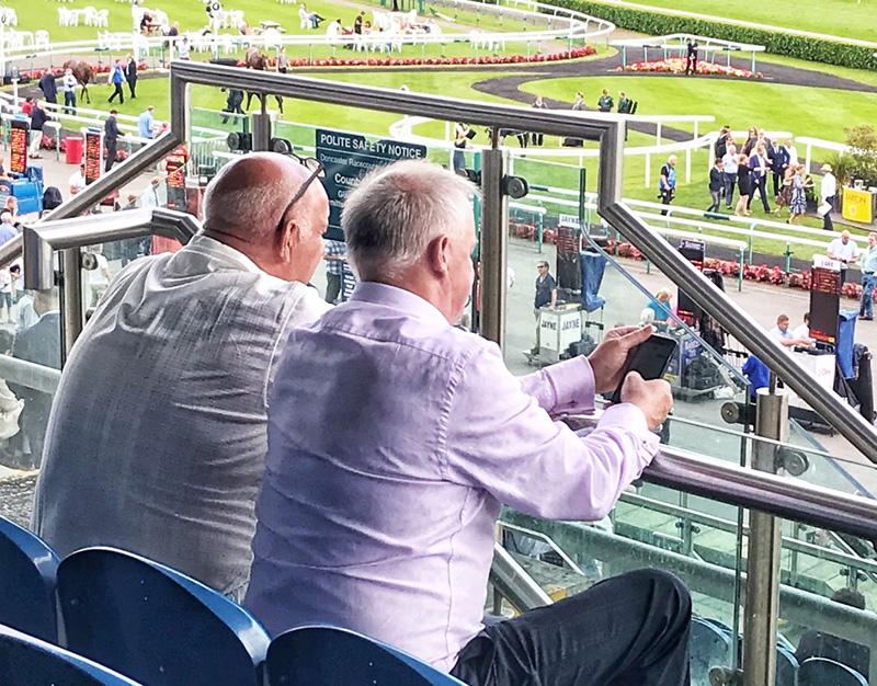 ギャンブルで収入を得たら確定申告が必要？外れ馬券は経費算入が出来る！？