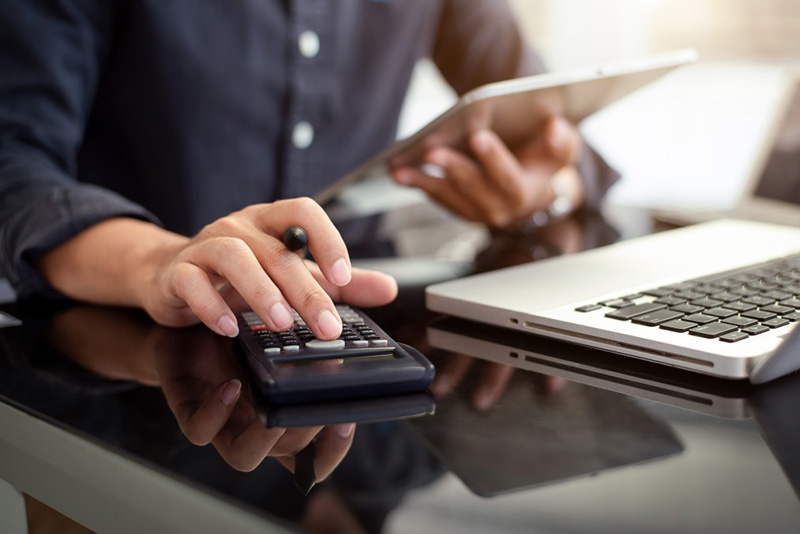 粉飾決算でよく聞く架空取引ってどんな取引？どのように決算に影響するのか徹底解説！