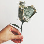 貢いでもらったお金に税金がかかるって本当？