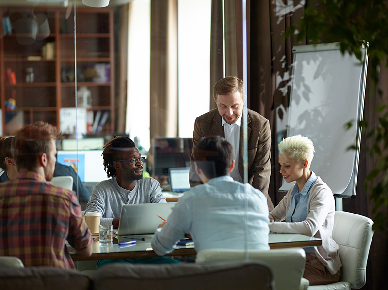 お昼ご飯も会議費？